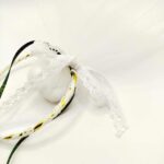 Χειροποίητη μπομπονιέρα γάμου με χρυσό κρίκο και δαντέλα - Image 3