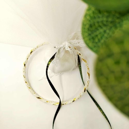 xeiropoiiti mpomponiera gamou me xriso kriko kai dantela xeiropoiiti mpomponiera gamou me xriso kriko kai dantela