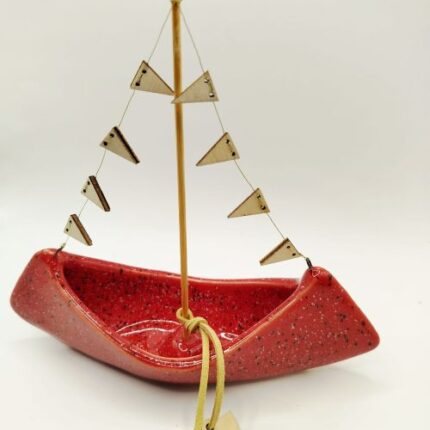 Χειροποίητη χριστουγεννιάτικη κεραμική βάρκα 26 κόκκινη
