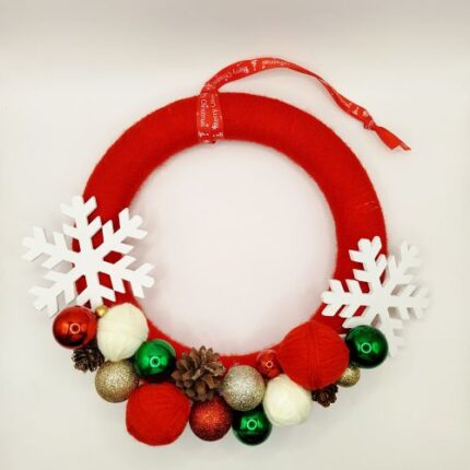 xeiropoiito xristougenniatiko kokkino stefani me xiononifades kai mpales