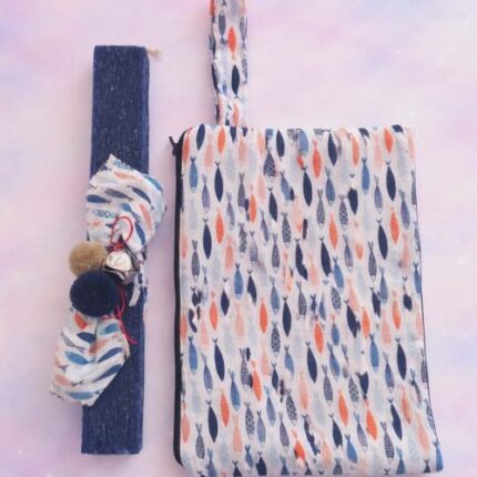 Χειροποίητη λαμπάδα με εντυπωσιακό φιόγκο και νεσεσέρ